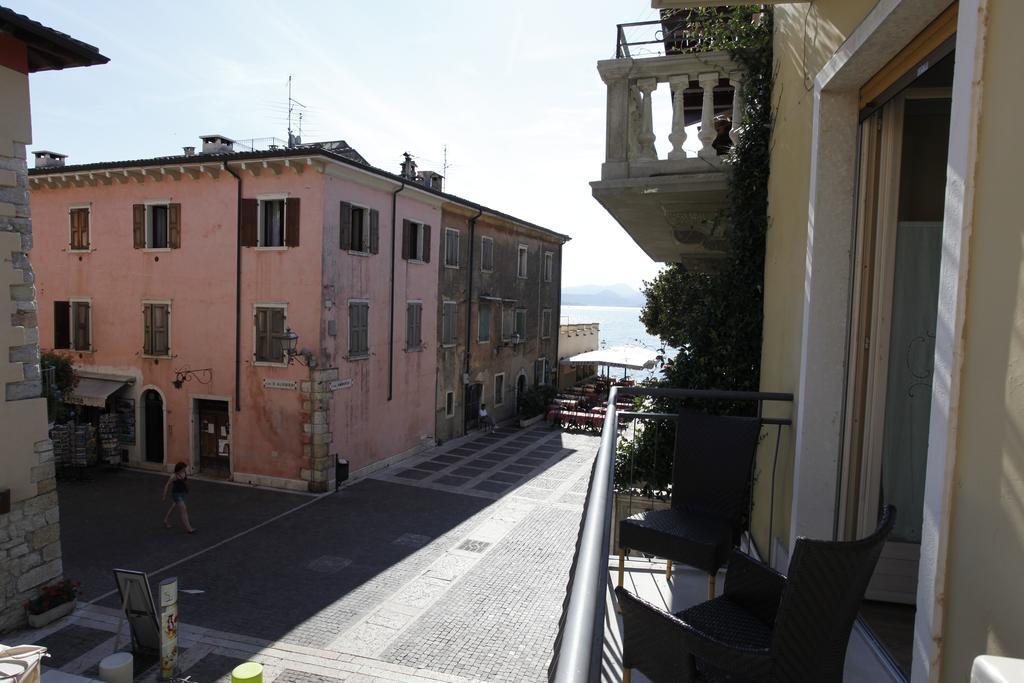 Appartamenti Piazza Umberto I Torri Del Benaco Phòng bức ảnh