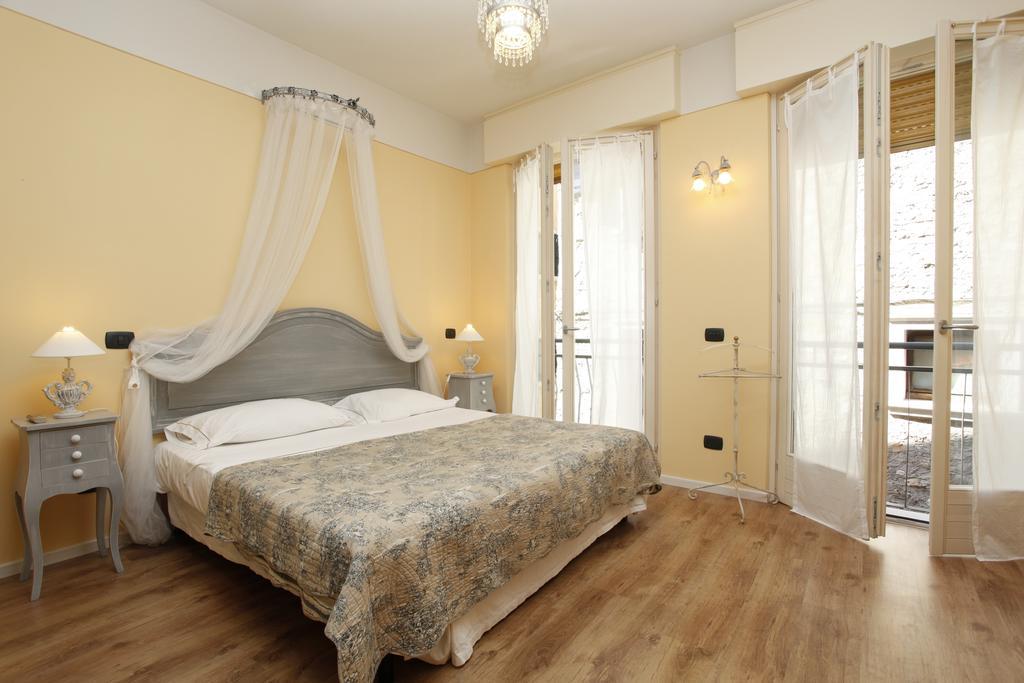 Appartamenti Piazza Umberto I Torri Del Benaco Phòng bức ảnh